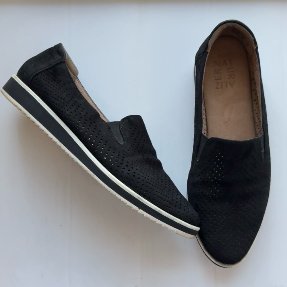 Naturalizer Bonnie slip-on loafers in black suede size 8M